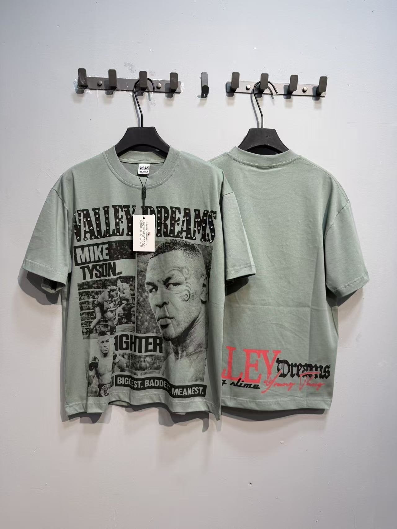VALLEY Dreams Boxing Graphic T-Shirt — context
